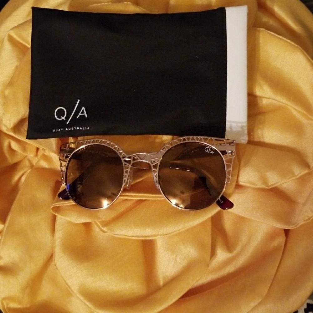 QUAY SUNGLASSES